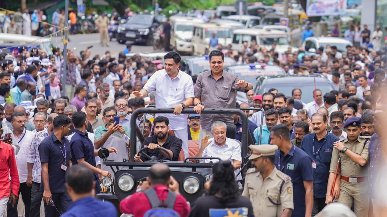 Koduvally rail cross bridge