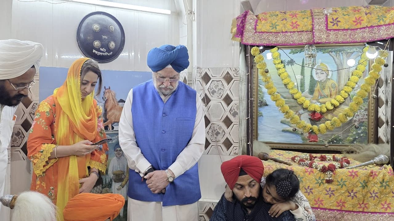 Hardeep Singh Puri in Ayodhya