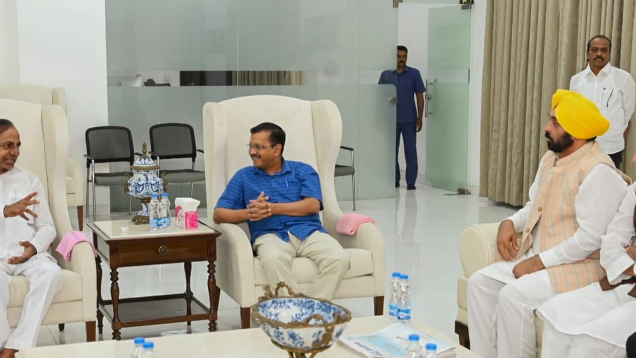 Arvind Kejriwal with KCR