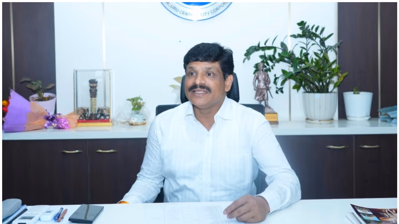 Bengaluru KR Market shop owners get 15 day rent deadline Bengaluru KR Market shop owners get 15 day rent deadline