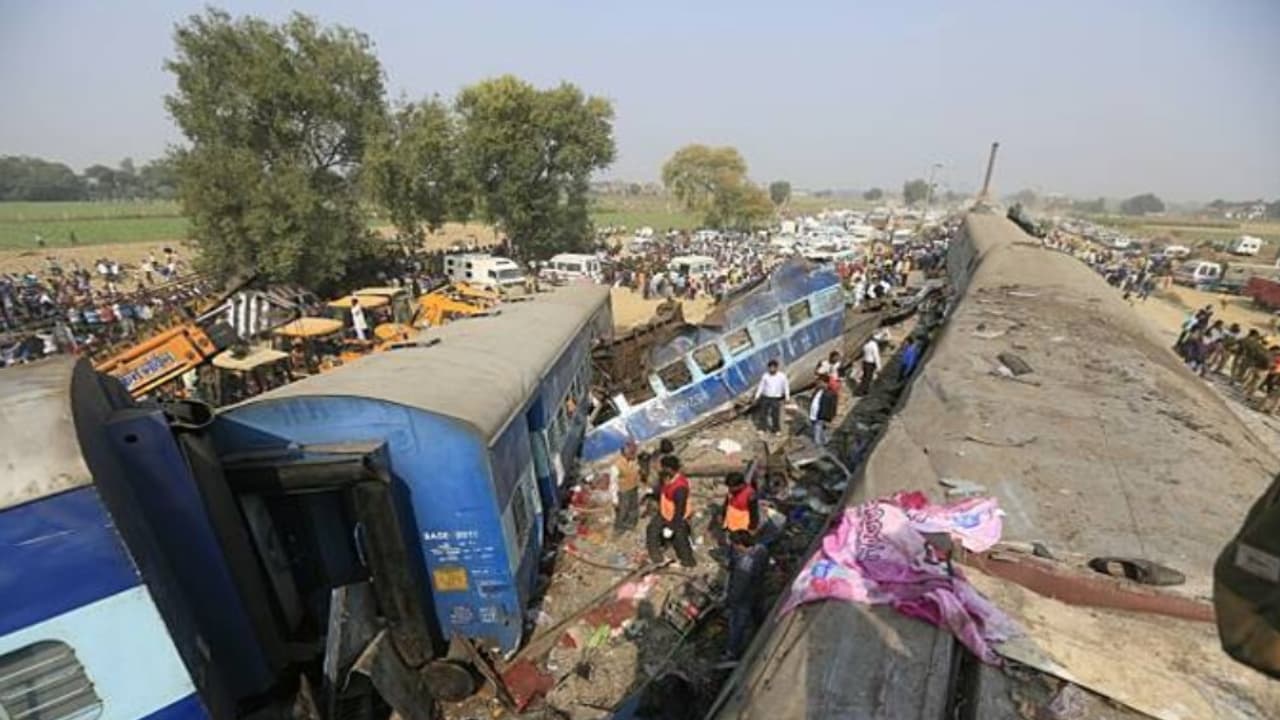Patna Indore Express Train Derails In Kanpur