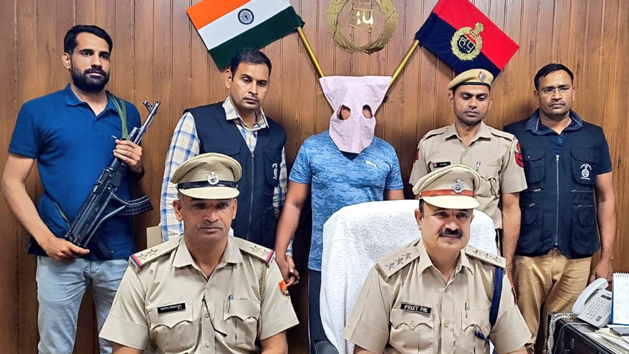 murder outside farmhouse on Sohna Palwal road murder outside farmhouse on Sohna Palwal road