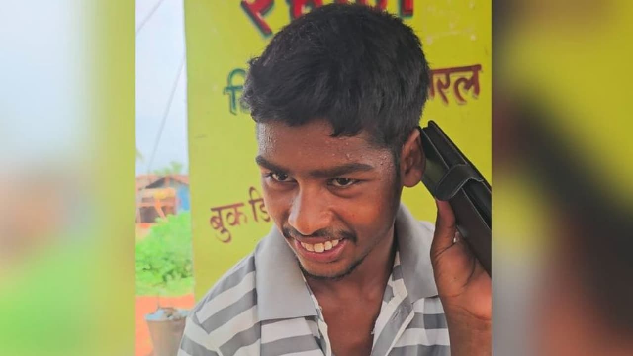 Man Receives Calls from Cricket Legends