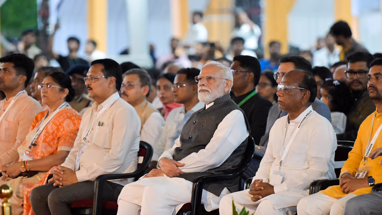 PM Modi watches Anand Math drama during Ekta Prakash Parv PM Modi watches Anand Math drama during Ekta Prakash Parv