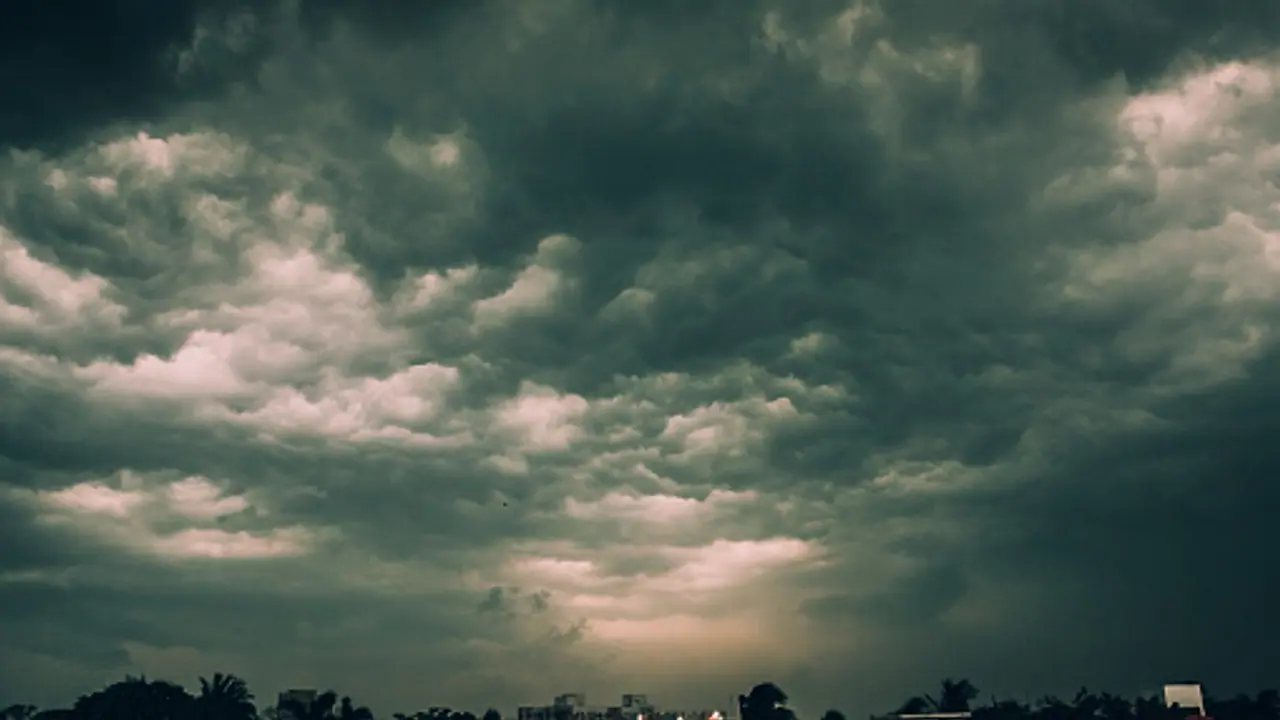 weather update for kolkata and west bengal Rain forecast for three days due to low pressure over Bay of Benga bsm weather update for kolkata and west bengal Rain forecast for three days due to low pressure over Bay of Benga bsm