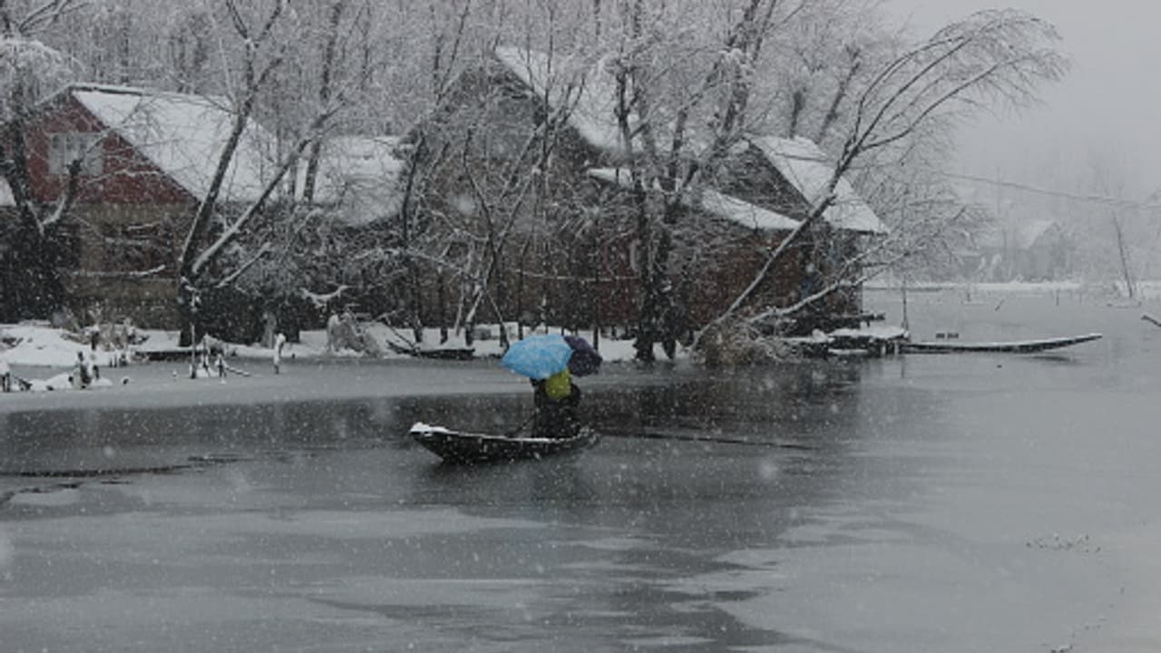 North India is shivering in winter from Kashmir to Rajasthan temperature is dropping everywhere bsm North India is shivering in winter from Kashmir to Rajasthan temperature is dropping everywhere bsm