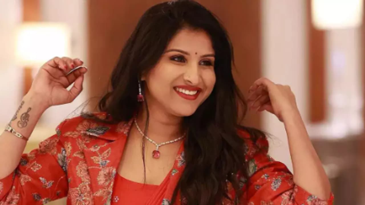 telugu singers, mangli telugu singers, mangli