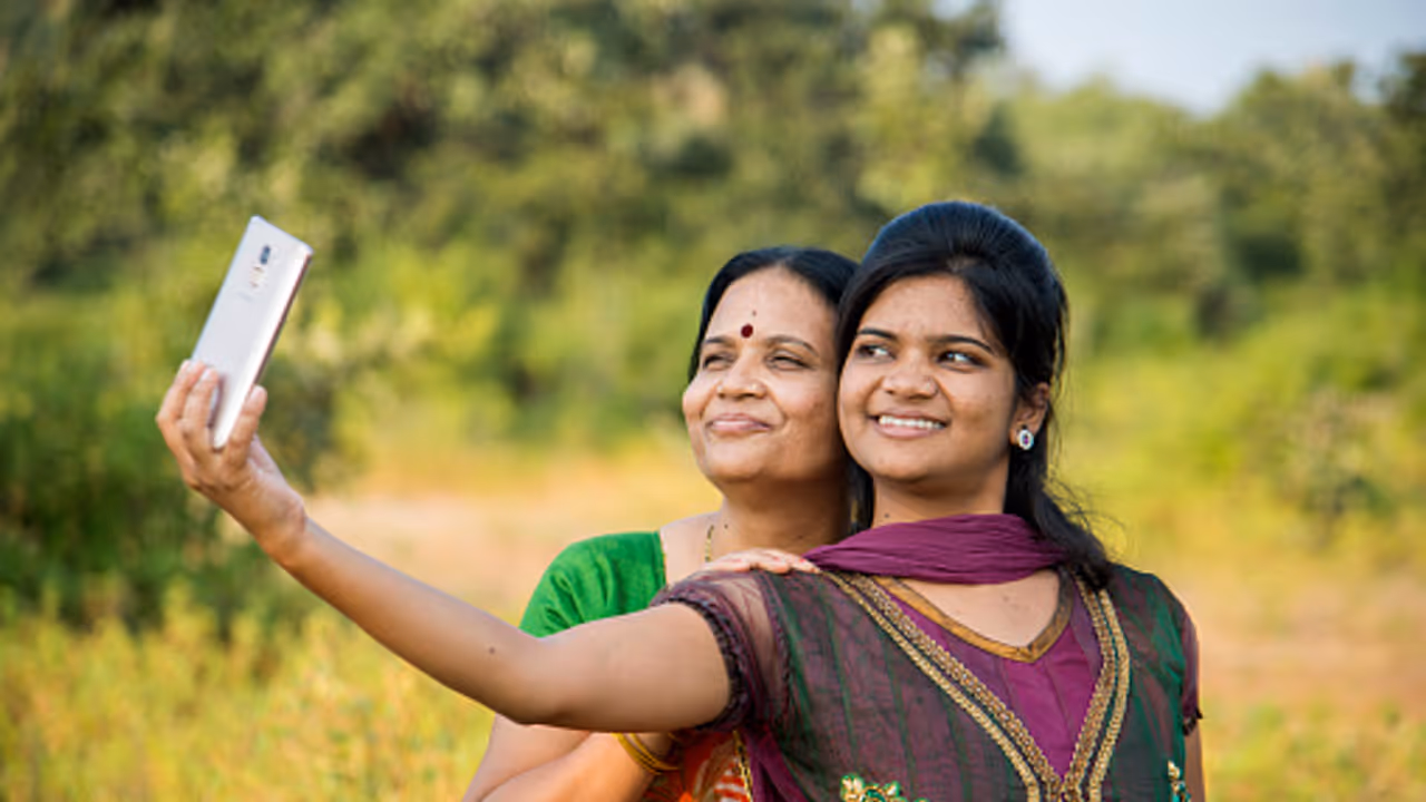 Here are five simple Vastu tips to resolve the quarrel between daughter in law and mother in law bsm Here are five simple Vastu tips to resolve the quarrel between daughter in law and mother in law bsm