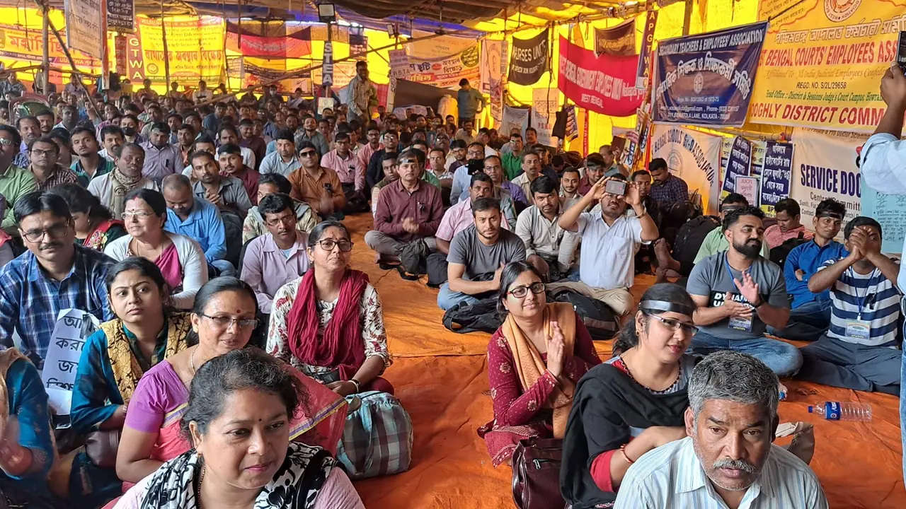 protestors and strikers in demand of DA