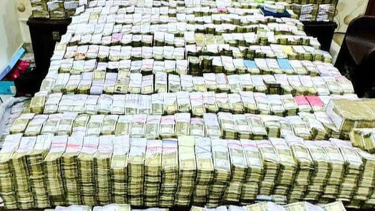  Income Tax Raid in Shoe Traders Agra