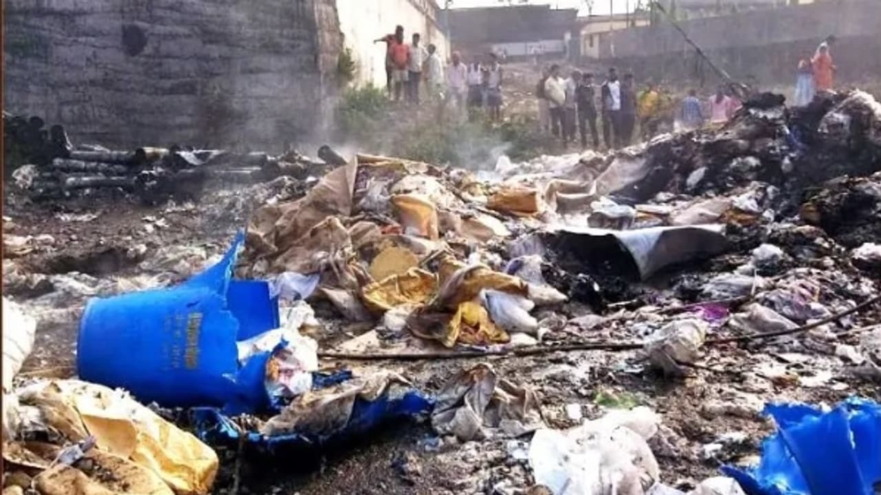 2 persons died after a drum containing a chemical exploded in the Bhiwandi area of Thane 2 persons died after a drum containing a chemical exploded in the Bhiwandi area of Thane