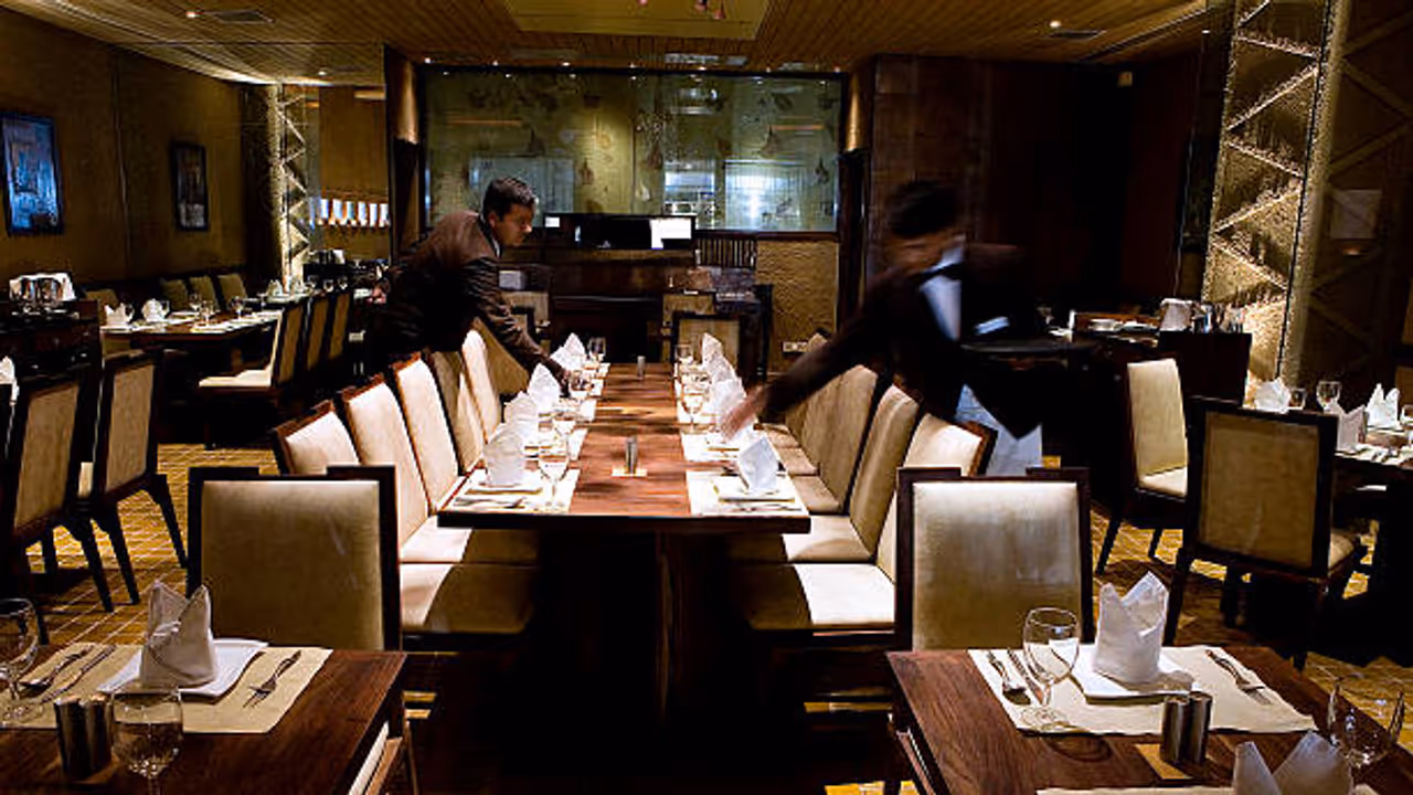 Delhi HC Raps Restaurants Over Inflated MRP, Service Charge