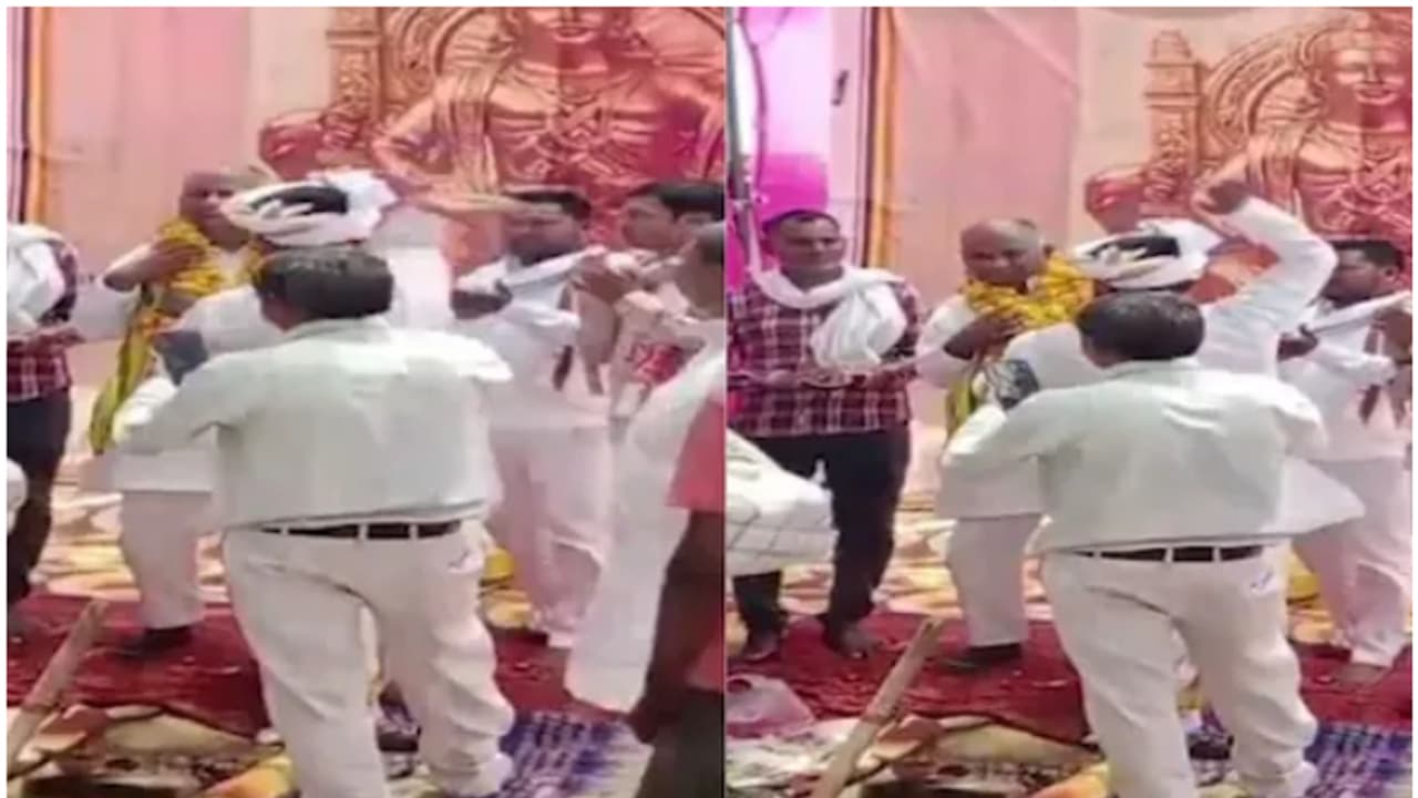 party worker slapped leader in UP party worker slapped leader in UP