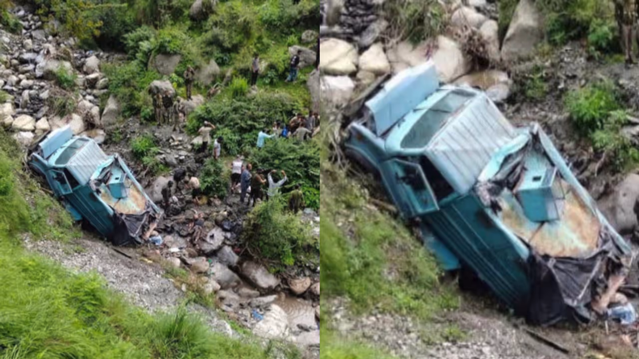 Three CRPF soldiers martyred as vehicle falls into gorge in Kashmir