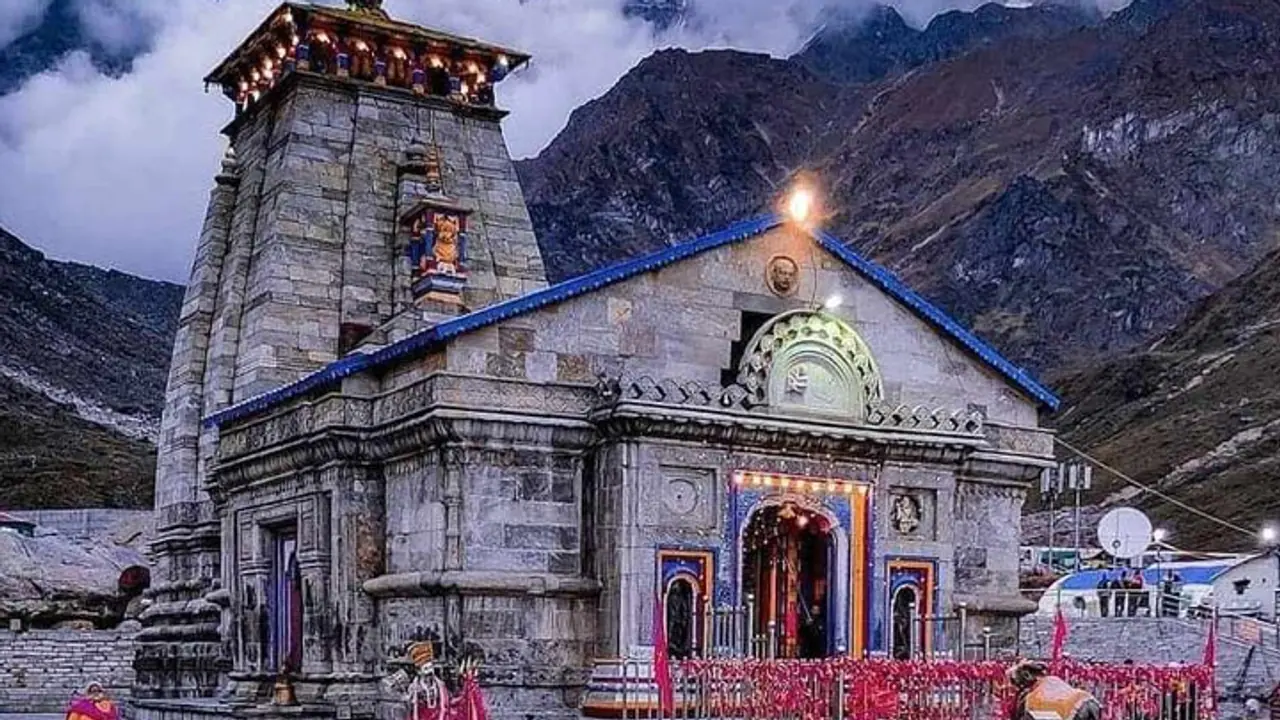 Ban on use of mobile in Kedarnath temple Ban on use of mobile in Kedarnath temple
