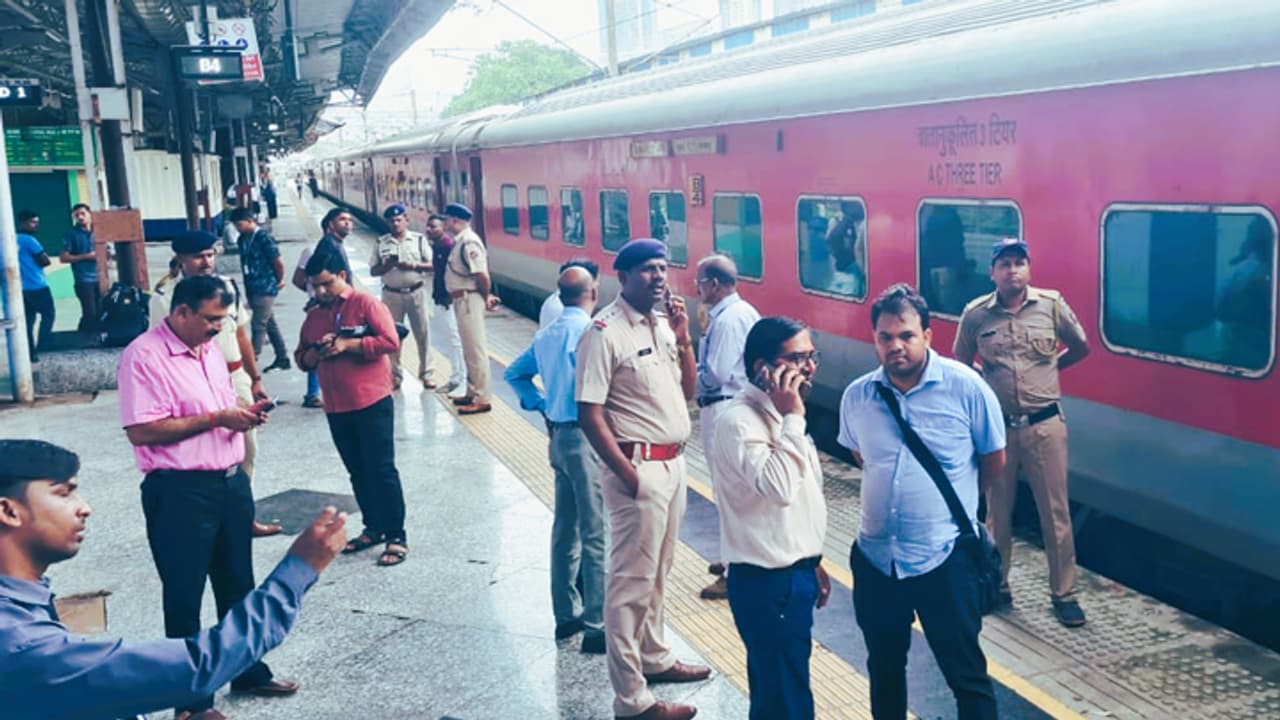 Jaipur Mumbai Central Express train firing