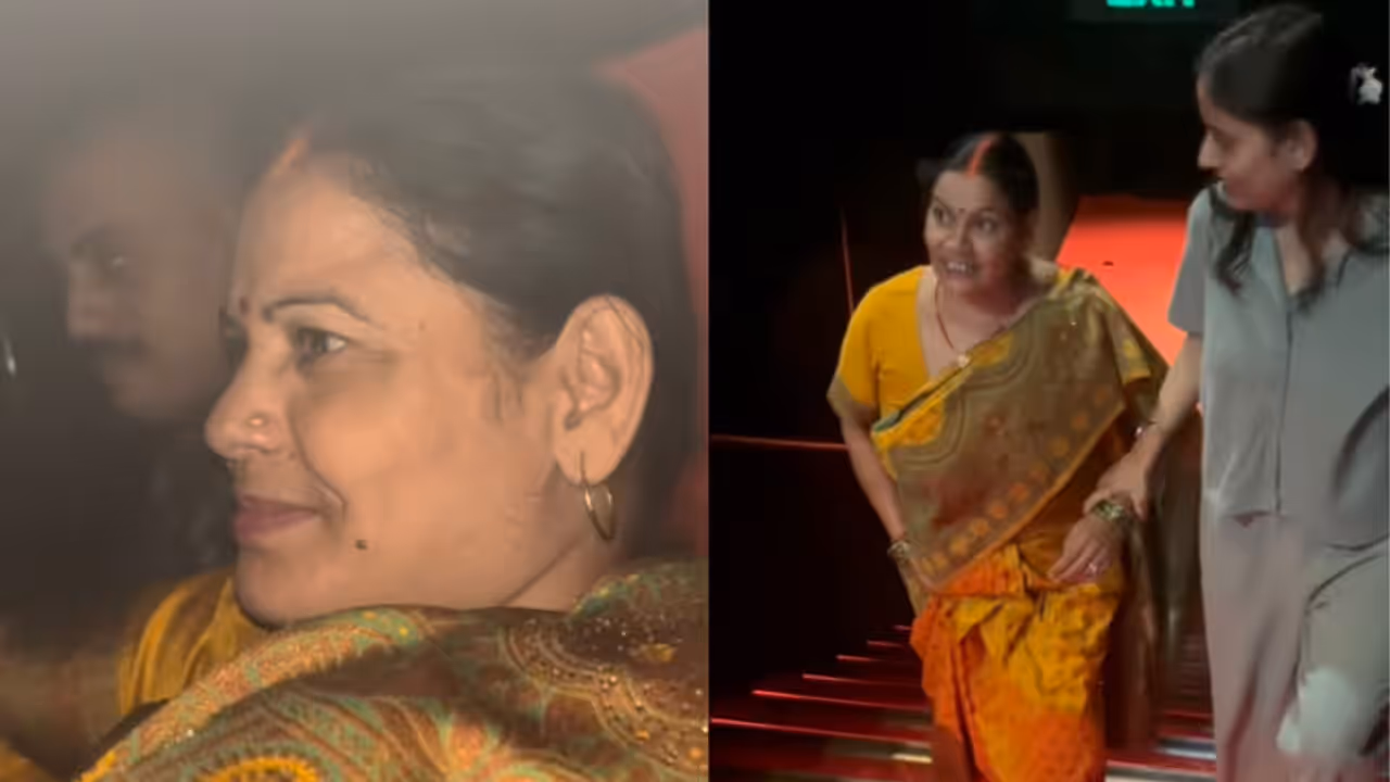 Daughter Takes Mom to Theatre With Her First Earnings Daughter Takes Mom to Theatre With Her First Earnings