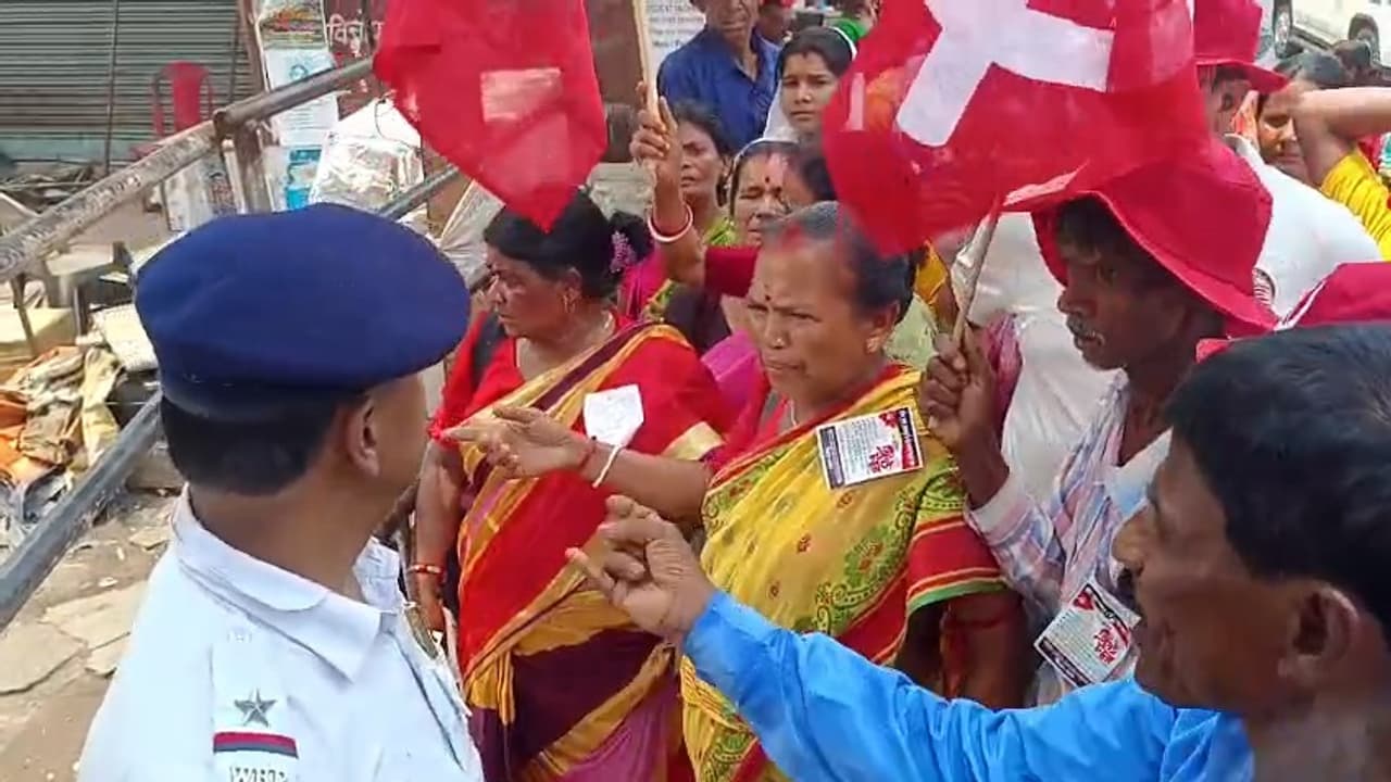CPIM Brigade Left activists and supporters angry over sudden suspension of ferry services bsm CPIM Brigade Left activists and supporters angry over sudden suspension of ferry services bsm