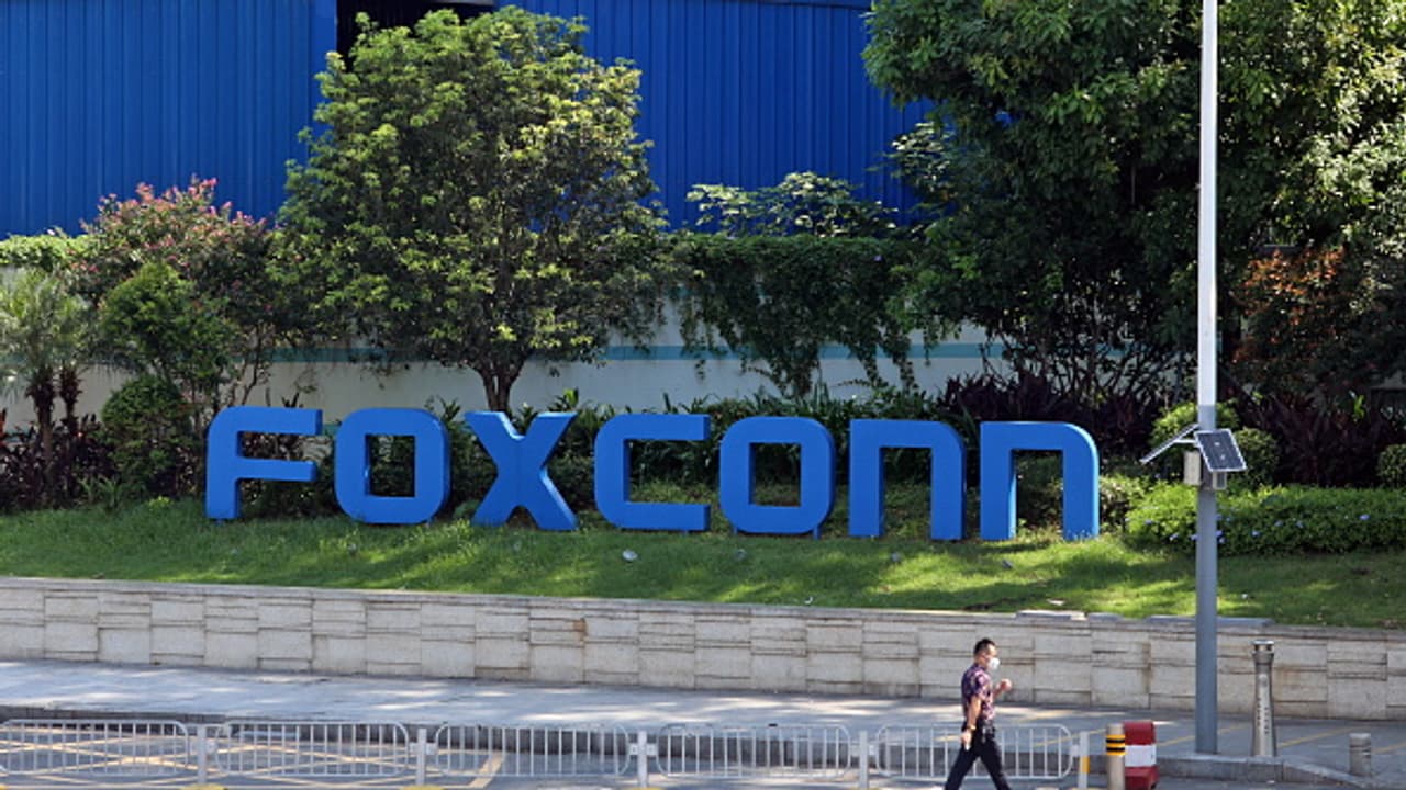 big blow to Indian trade Foxconn dumps 19 5 billion Vedanta chip plan 