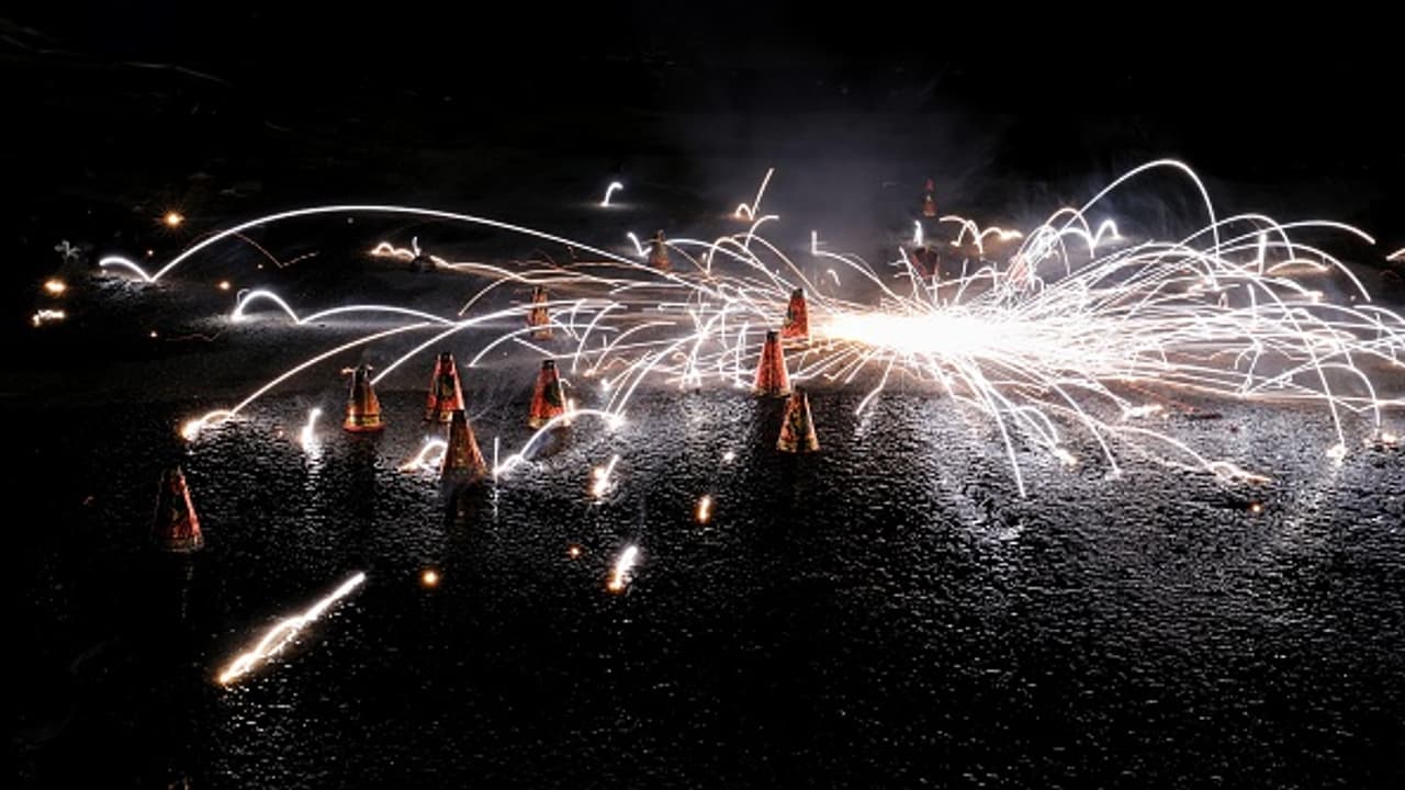 On Diwali Kali Puja Sunday pollution levels remain high in Kolkata air quality so poor bsm On Diwali Kali Puja Sunday pollution levels remain high in Kolkata air quality so poor bsm