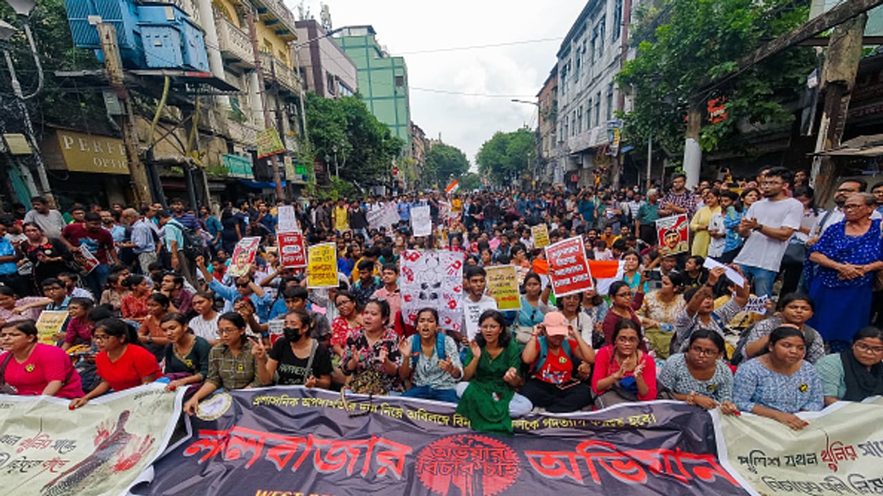 Lalbazar Abhiyan junior doctors 1 hour meeting with Kolkata Police seeking resignation of CP Vineet Goyal bsm