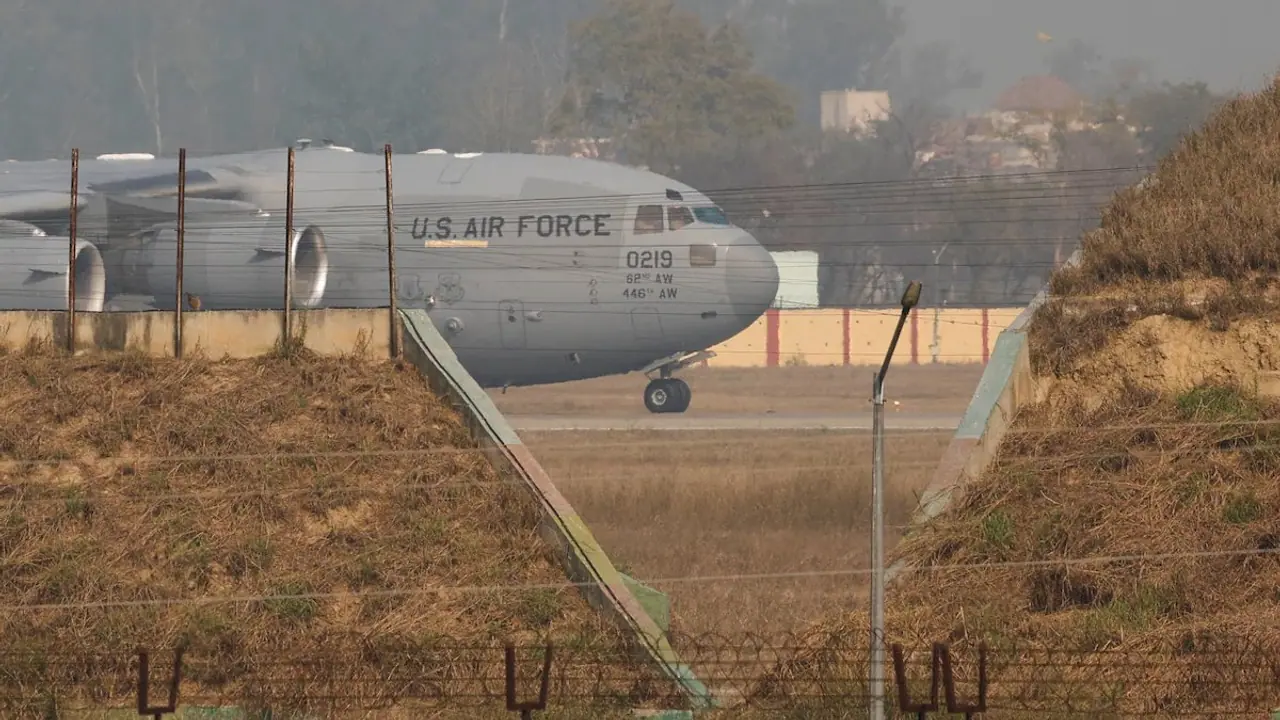 Illegal Immigrants deported to India Illegal Immigrants deported to India