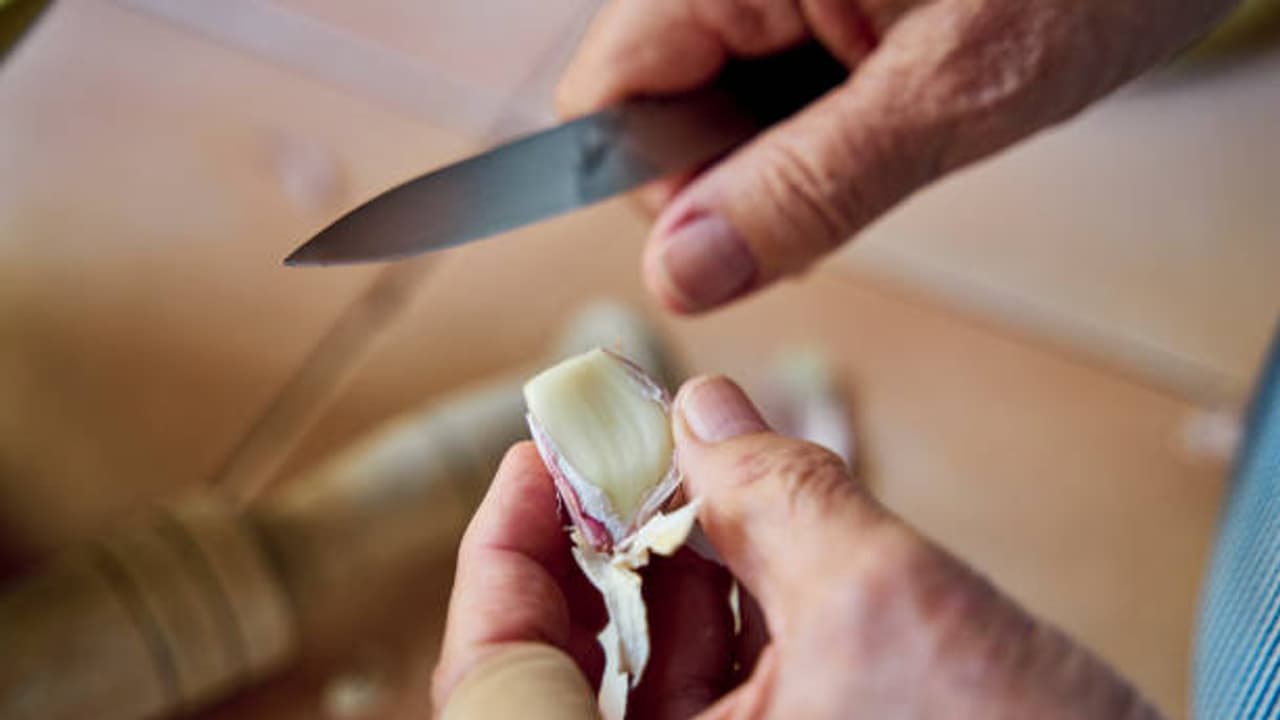 Garlic Peel Garlic Peel