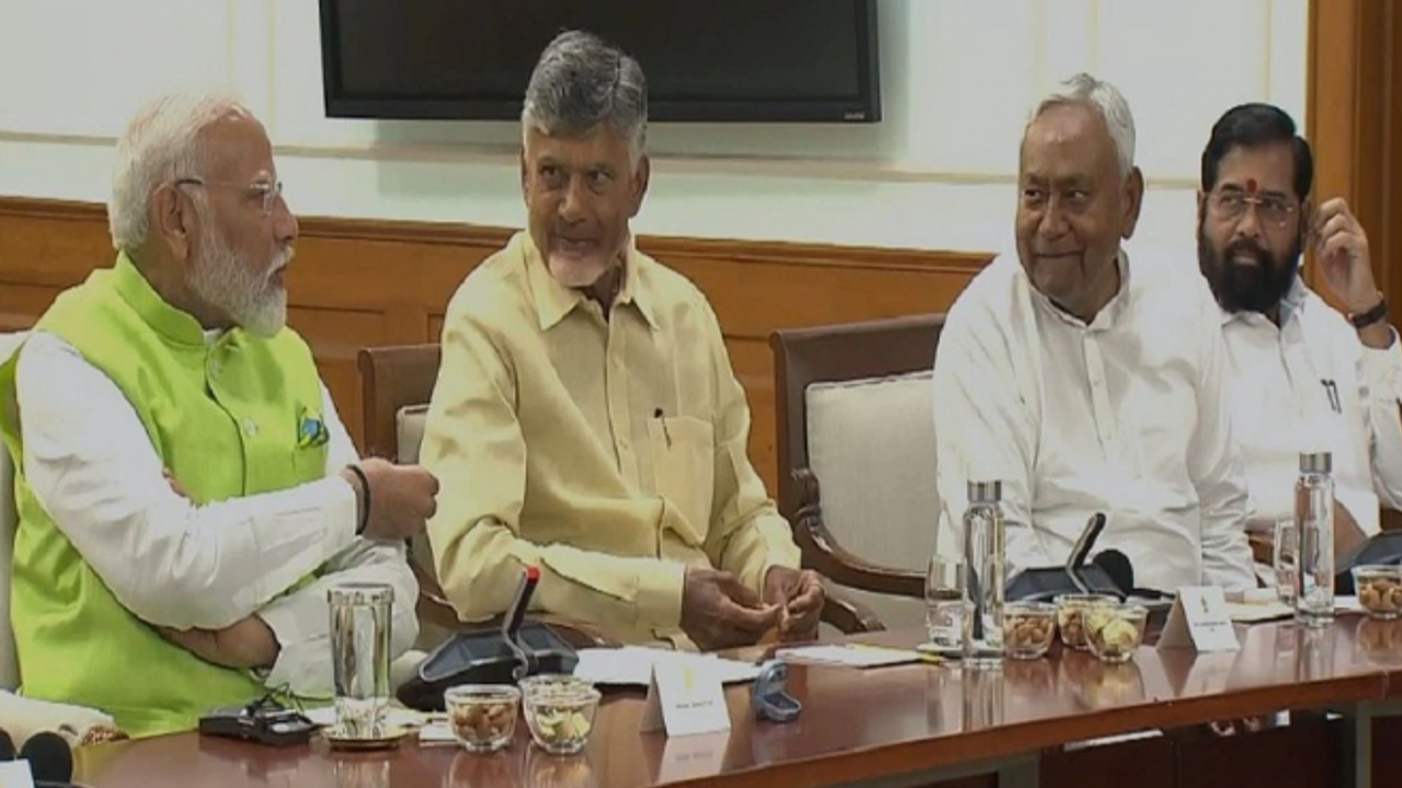 nda meeting elects narendra modi 12