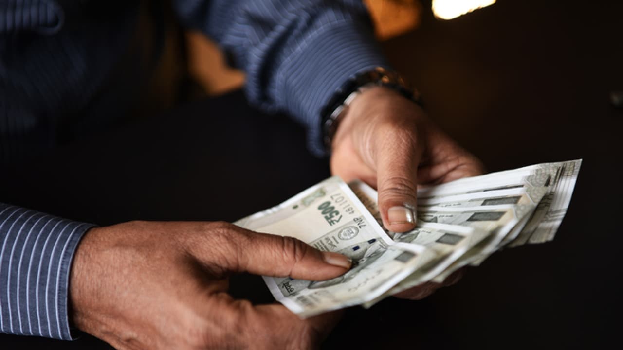 Kolkata police assistant commissioner arrested for duping money Kolkata police assistant commissioner arrested for duping money