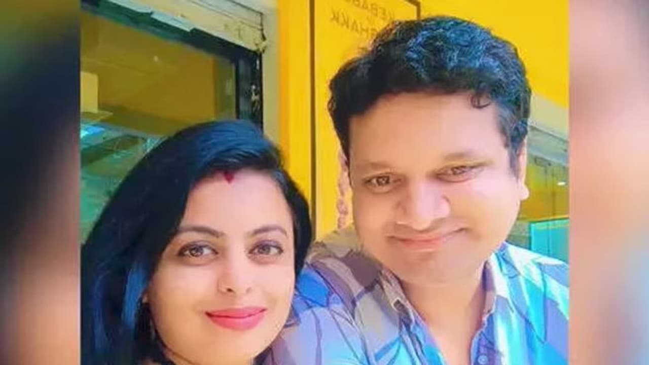 Psychologist Marries Patient takes her own life