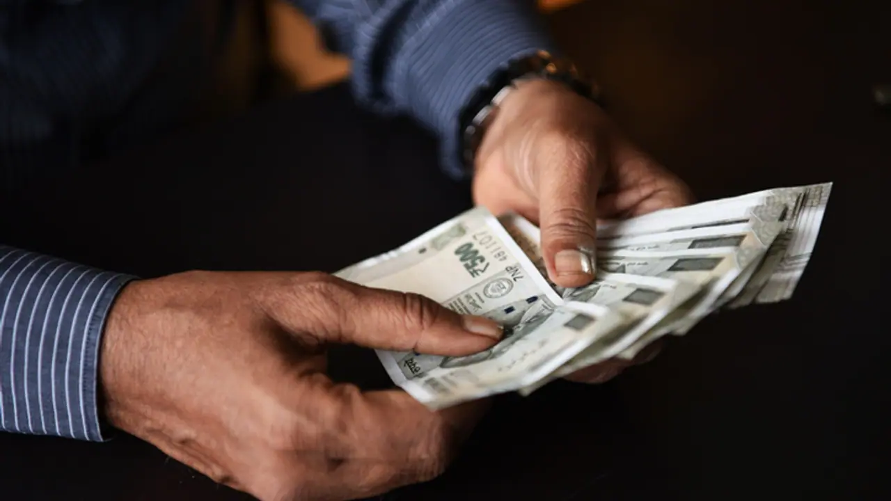 Kolkata police assistant commissioner arrested for duping money Kolkata police assistant commissioner arrested for duping money