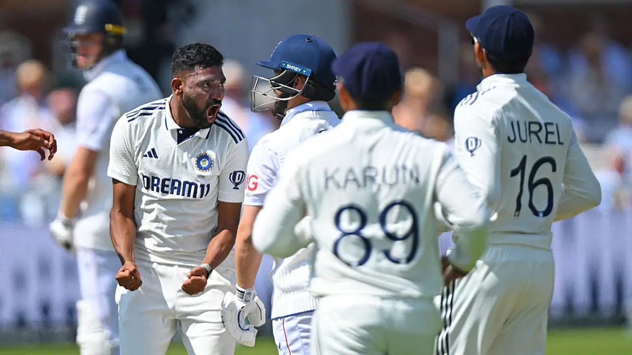 Mohammed Siraj and Ben Duckett