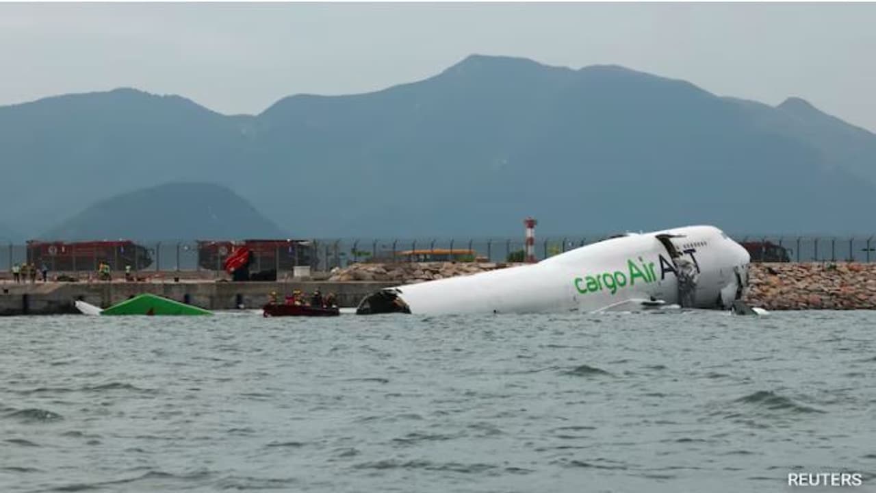 Hong Kong cargo plane crash