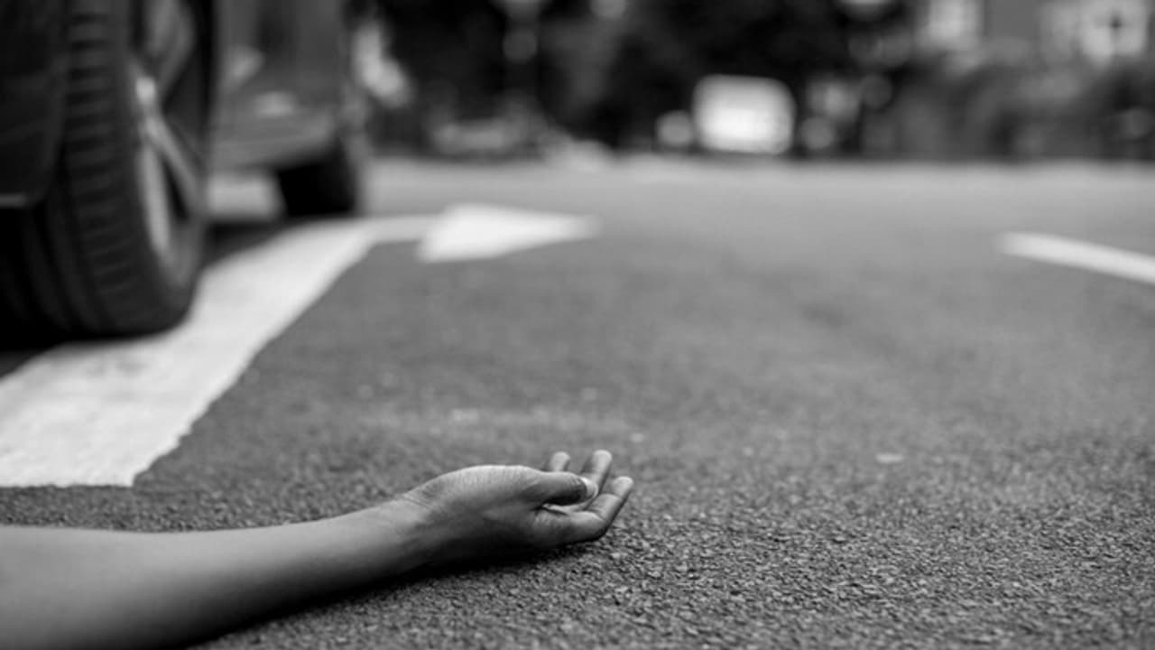 Man throws young man off roof in Uttar Pradesh Man throws young man off roof in Uttar Pradesh