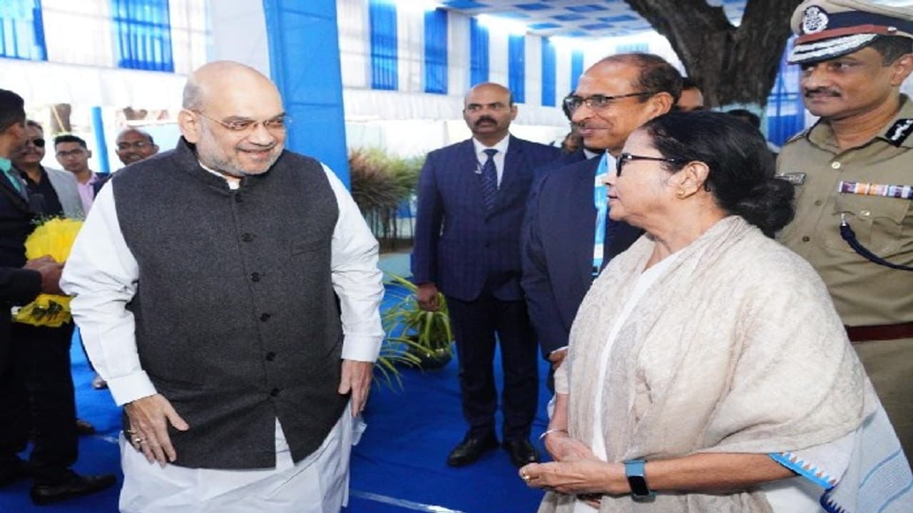 Amit Shah meets Mamata Banerjee Amit Shah meets Mamata Banerjee