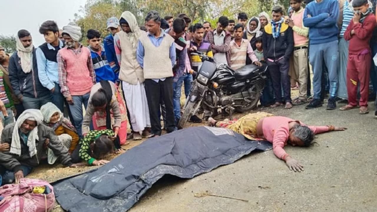 Shahjahanpur girl dead body 