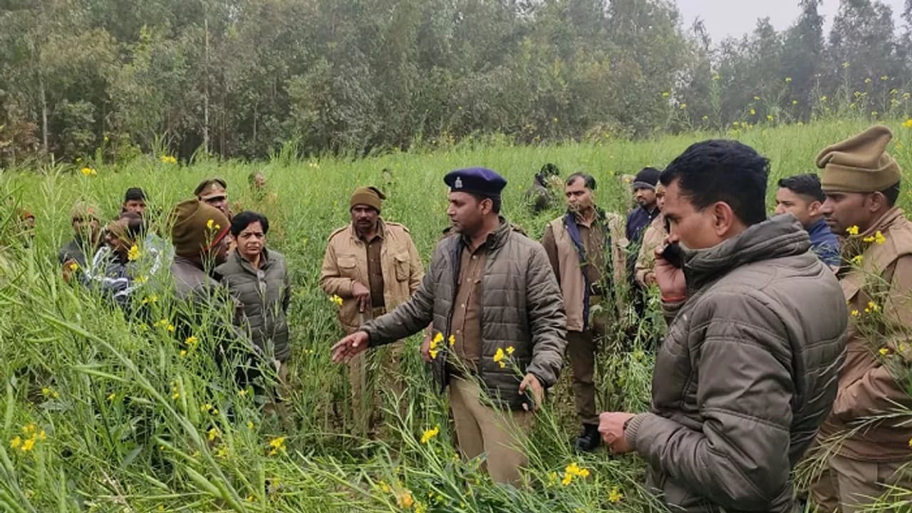 Unnao girl body found in field Unnao girl body found in field