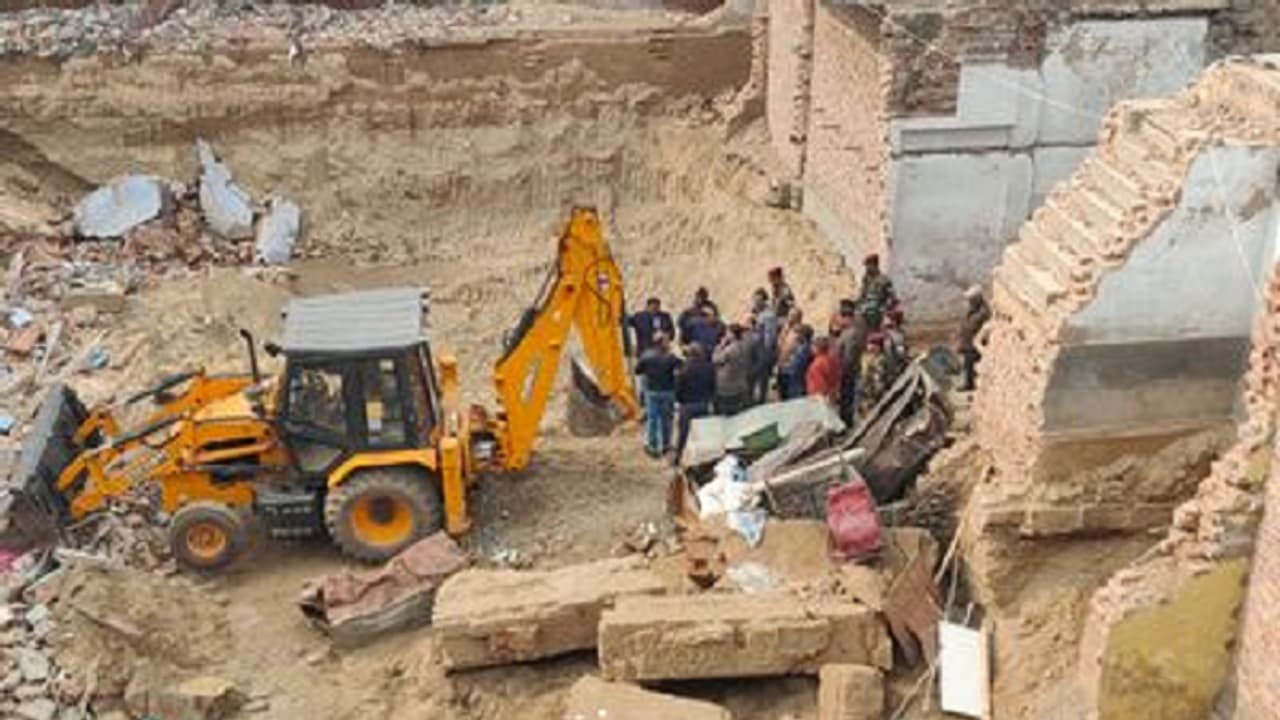 Agra Building Collapsed Agra Building Collapsed