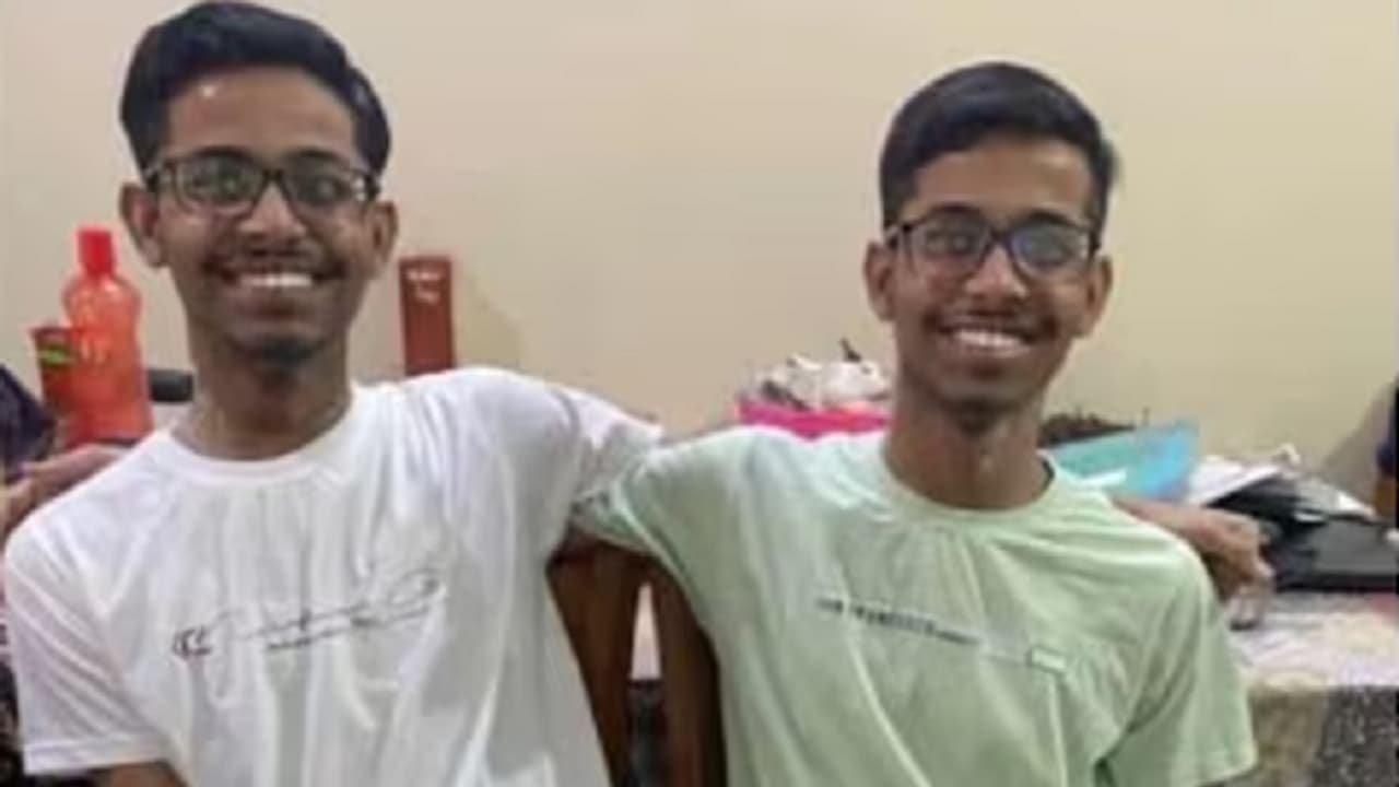 Hapur Jee main topper 