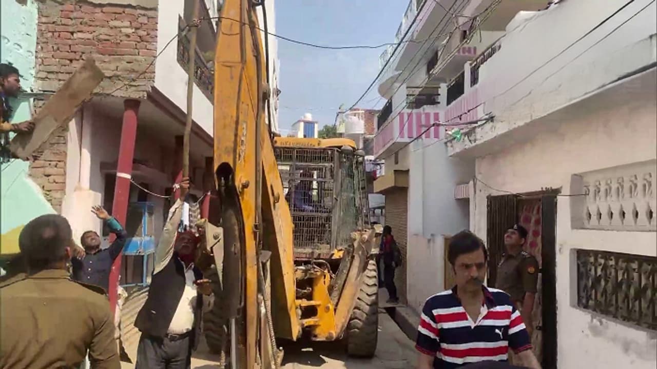 Prayagraj bulldozer 