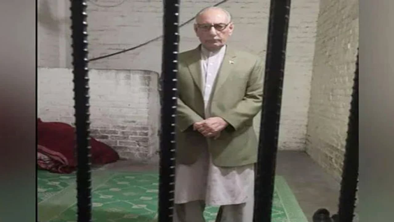 pak general sent to jail2 pak general sent to jail2