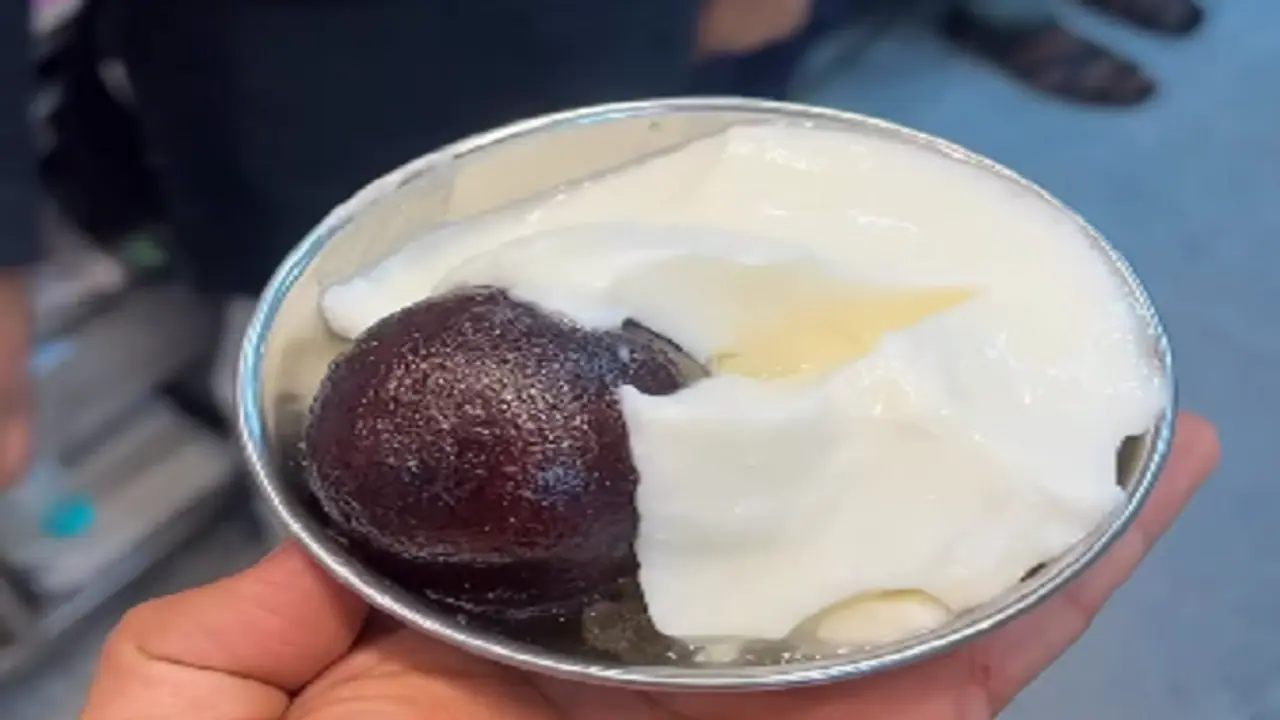 Dahi with Gulab Jamun Dahi with Gulab Jamun