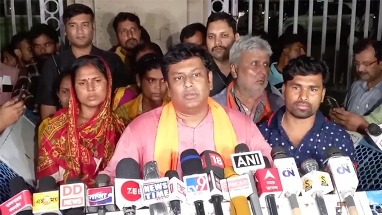 Sukant Majumdar went to Rajbhava with the affected BJP candidates in the panchayat elections Sukant Majumdar went to Rajbhava with the affected BJP candidates in the panchayat elections