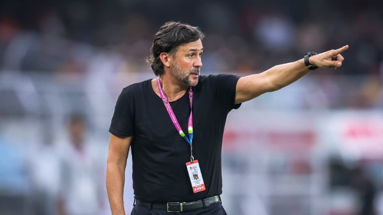 East Bengal Coach East Bengal Coach