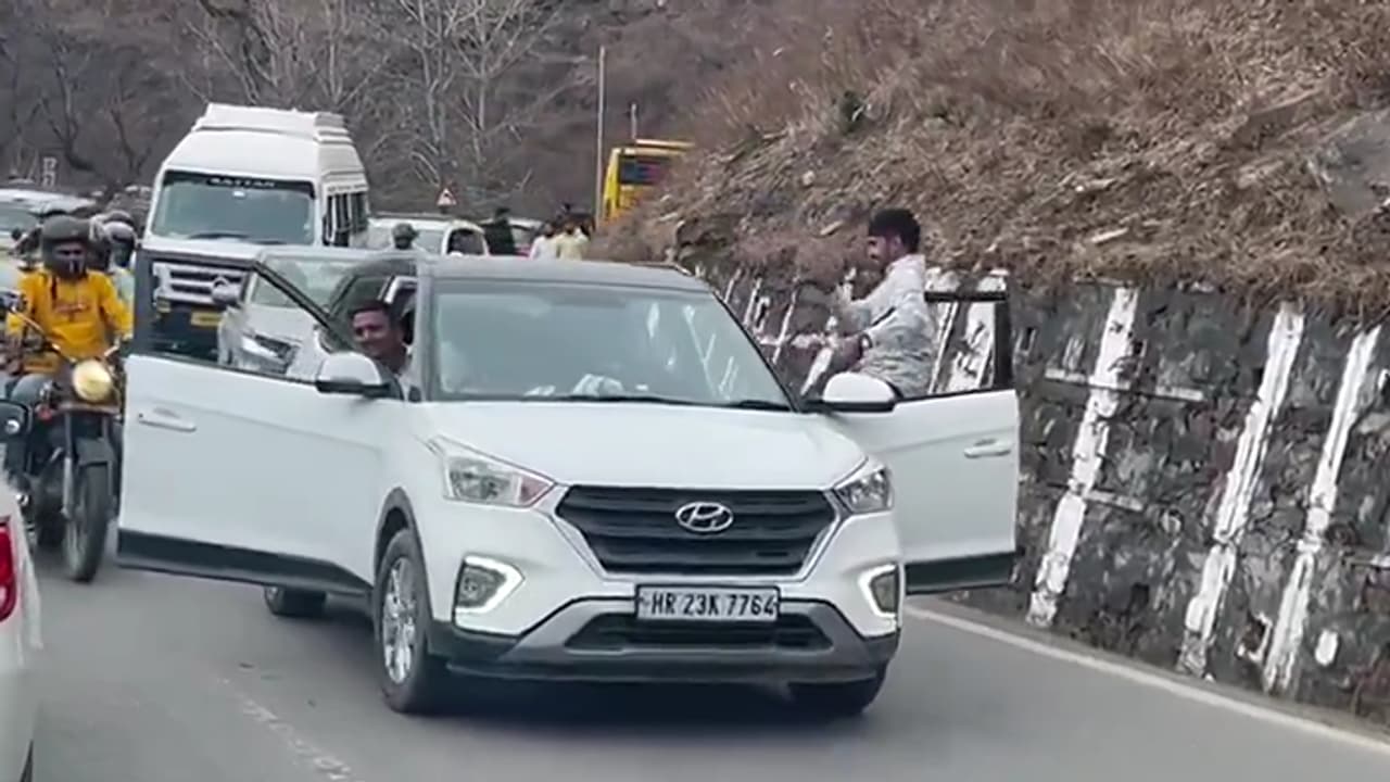 Horrifying Viral Video Manali Atal driving with door open on Tunnel Road watch bsm Horrifying Viral Video Manali Atal driving with door open on Tunnel Road watch bsm