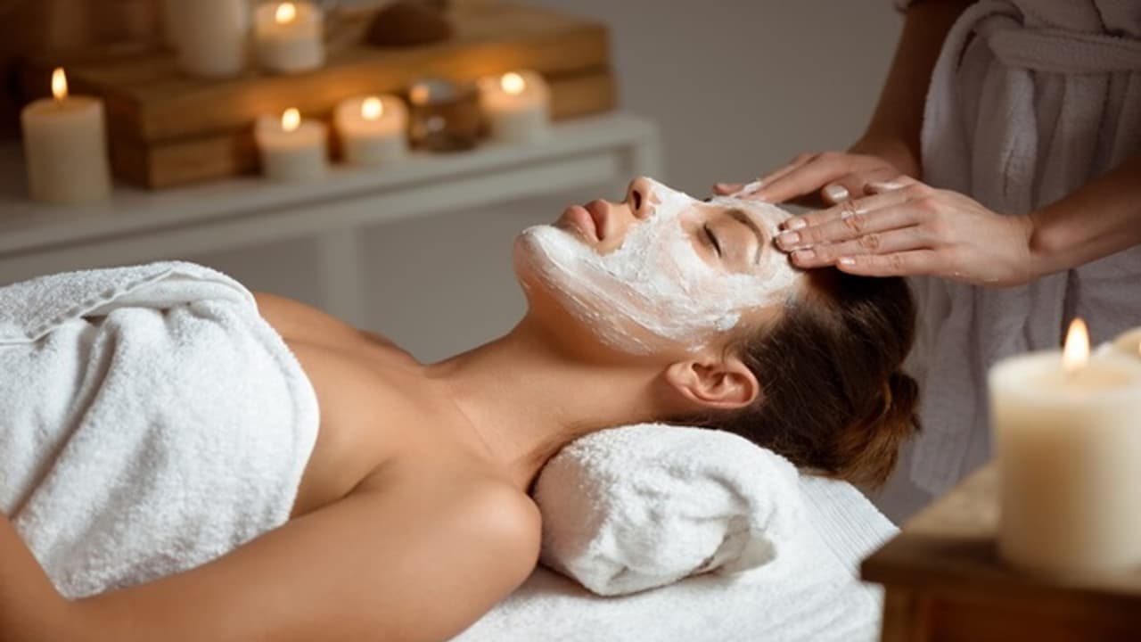 three women were likely infected with HIV while receiving vampire facial three women were likely infected with HIV while receiving vampire facial