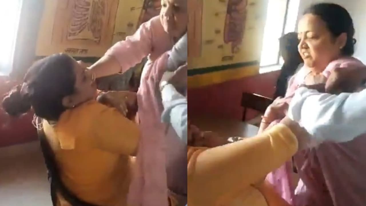 Agra school principal beats up teacher for coming late watch viral video bsm Agra school principal beats up teacher for coming late watch viral video bsm