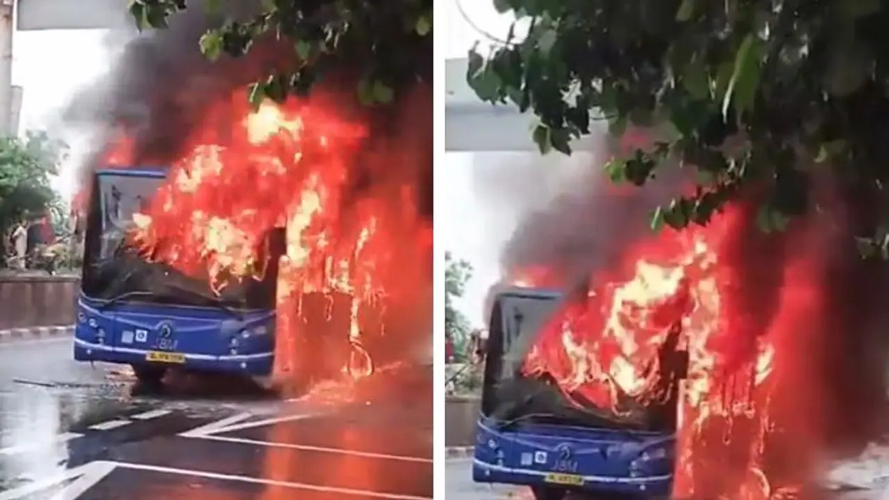Delhi bus fire