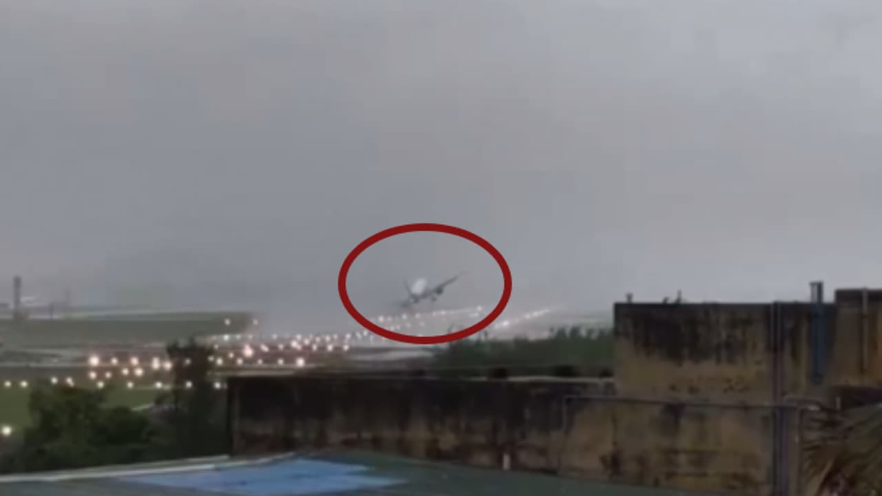 Indigo Flight during Fengal Cyclone Indigo Flight during Fengal Cyclone