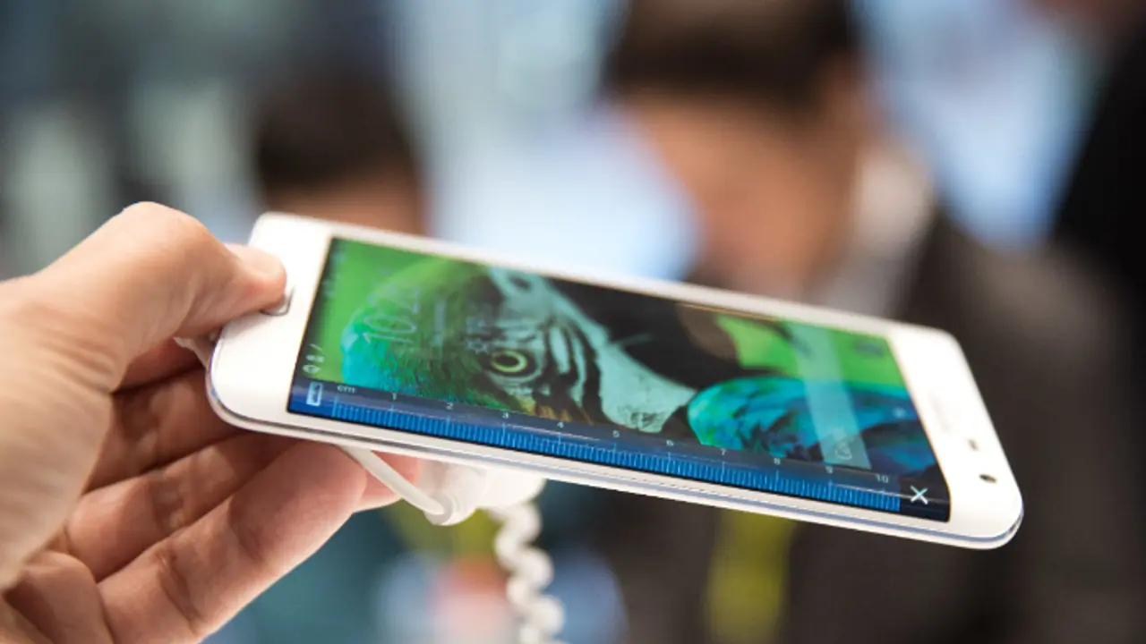 patent application hints samsung may return to flagship Smartphones with curved display patent application hints samsung may return to flagship Smartphones with curved display